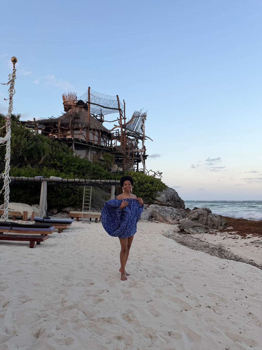 Rich Aunty – Blue Floral Off-Shoulder Bubble Mini Dress